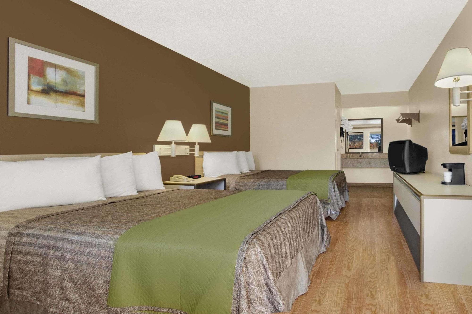 Travelodge By Wyndham College Park Kültér fotó