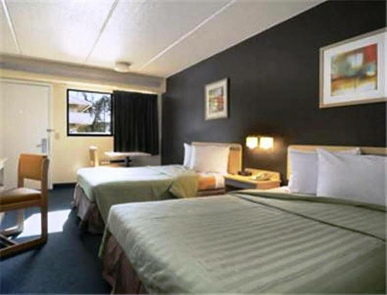 Travelodge By Wyndham College Park Kültér fotó